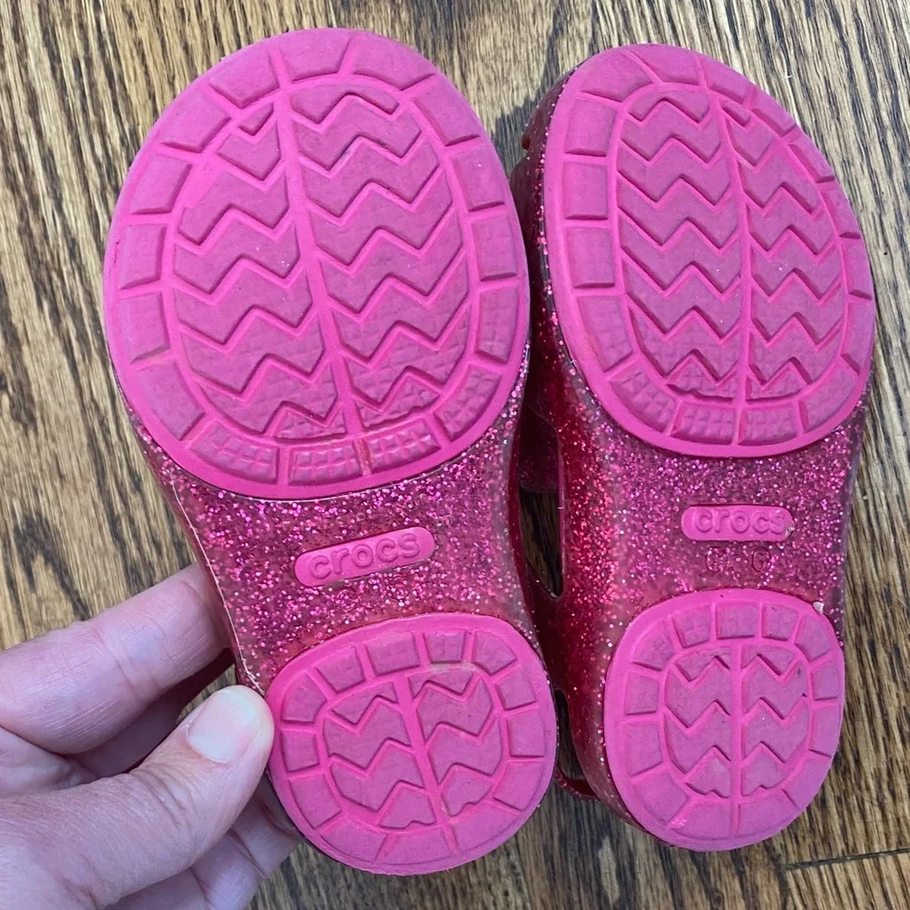 Pink glitter Crocs Isabella bow sandals, size 6. Excellent condition ships quick - Picture 8 of 12
